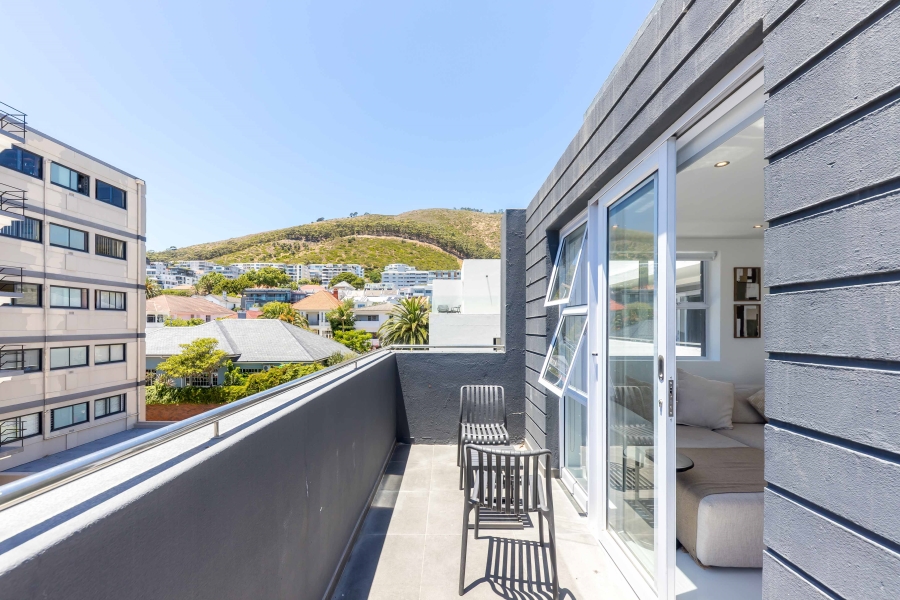2 Bedroom Property for Sale in Sea Point Western Cape